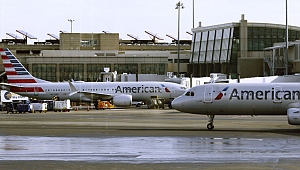 Kötü Kokuyor Diye 2 Yahudi Uçaktan İndirildi