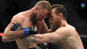 McGregor, nakavt ettiği Cerrone'yi öptü