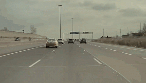 Tesla Truck'ın Camını Değiştiriyor