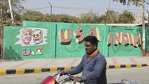 Ahmedabad'a Trump Duvarı Örülüyor