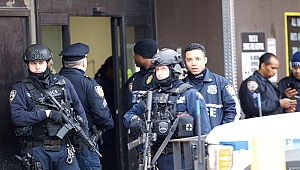 New York'ta Polis Karakoluna Silahlı Saldırı