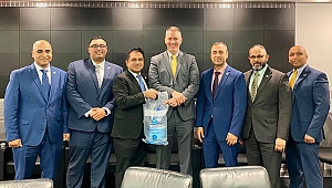 New York'un Yeni Polis Müdürüne Zemzem Suyu