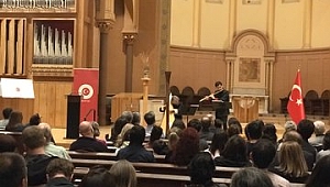 Cambridge'deki ilk kilisede Türk Flarmoni Konseri