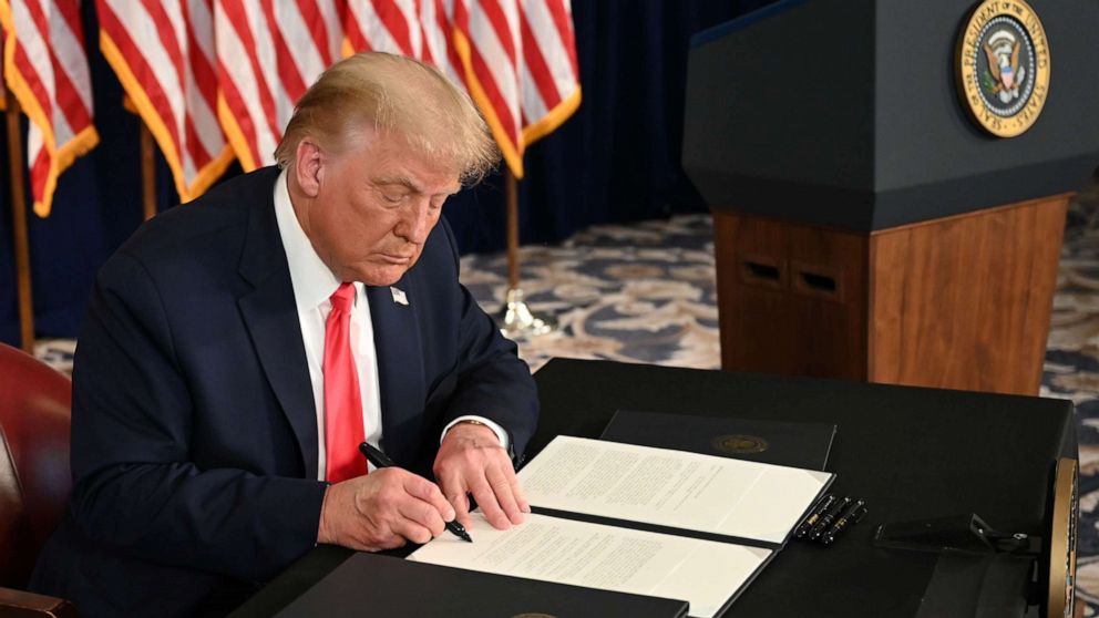 Trump'tan Corona İçin 4 Yardım Kararı