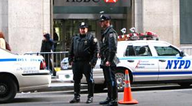 NYPD'deki Bir Polise Ajanlık Suçlaması