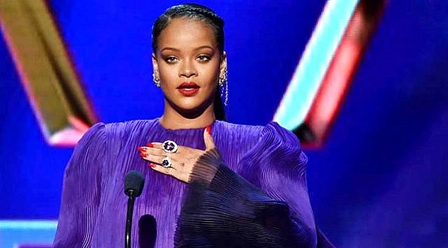 Rihanna Müslümanlardan Özür Diledi