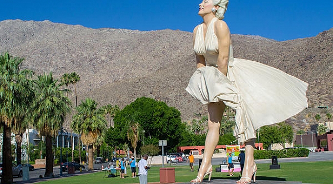"Marliyn Monroe Heykeli Kadını Objeleştiriyor"