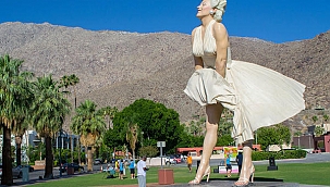 "Marliyn Monroe Heykeli Kadını Objeleştiriyor" 