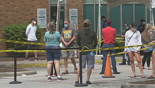 New York'ta Zenginler İçin Kuyruğa Giriyorlar