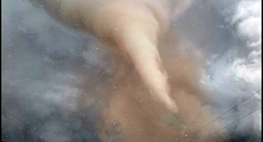 ABD'yi Hortum Vurdu:2 Ölü, 44 Yaralı