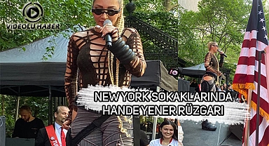 Türk Günü Yürüyüşünde Hande Yener Konseri