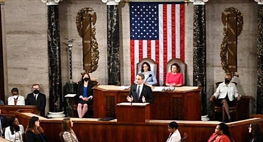 Türkiye'yi Hedef Aldı, Ayakta Alkışlandı!