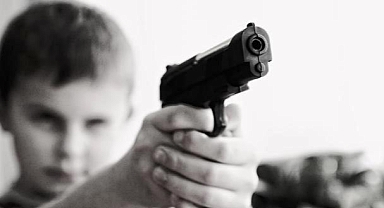 2 Yaşındaki Çocuk, Katil Oldu