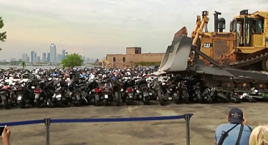 92 Araç Kağıt Gibi Ezildi