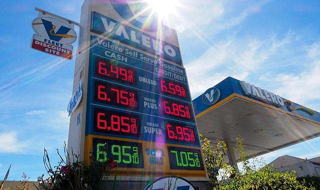 Amerika'da İlk Kez Benzin 5 Doların Üstüne Çıktı