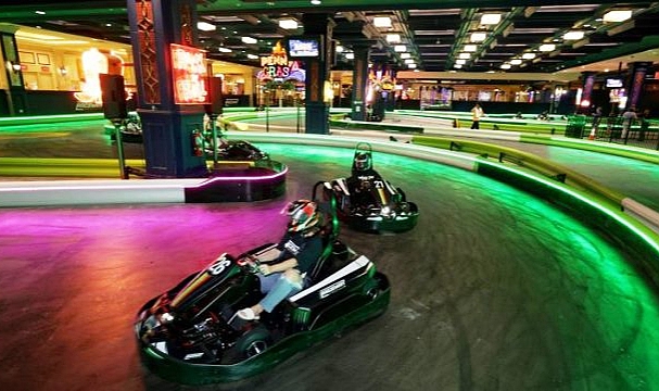 Atlantic City'de Kapalı Go-Kart Mutluluğu
