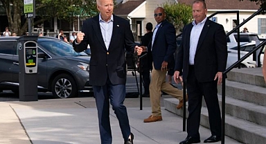 Bisikletten Düşen Biden Kilise Çıkışı Dans Etti!