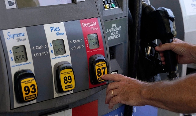 California'da Benzin 9 Doları aştı