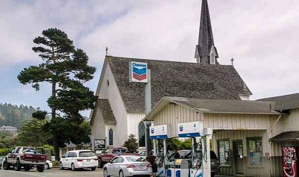 California'da Bir Galon Normal Gaz 10 Dolar!