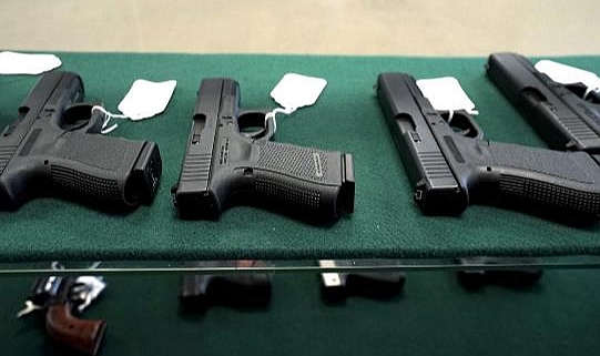 Metro Saldırısında Yaralanan Kadın Glock'a Dava Açtı