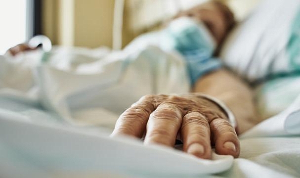 2 Yıl Sonra Komadan Uyandı, Saldırganın Adını Söyledi