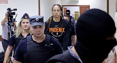 ABD Basketbolcuyu Silah Tüccarıyla Takas Etmek İstedi