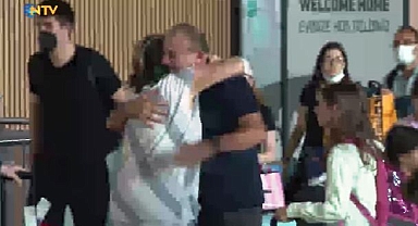 ABD'li Pilot Türk Ailesiyle 60 Yıl Sonra Kucaklaştı