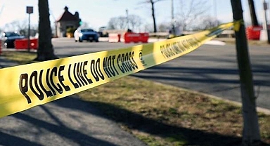 Aracıyla Kalabalığa Daldı: 15 Kişi Yaralandı