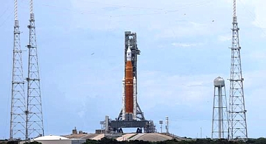 Ay'a Geri Dönüşün İlk Yolculuğu Ertelendi