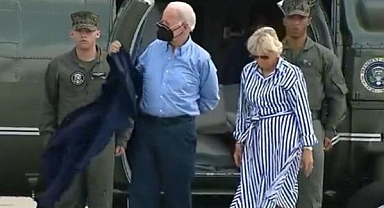 Önce Ceketini Giyemedi  Sonra da Gözlüğü Takamadı