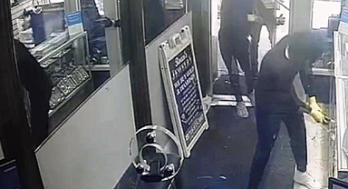 Saniyeler İçinde 25 Milyon Dolarlık Mücevheri Çaldılar