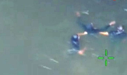 ABD'de Polis Şüpheliyi Yüzerek Yakaladı