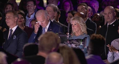 Biden Göz Yaşlarını Tutamadı!