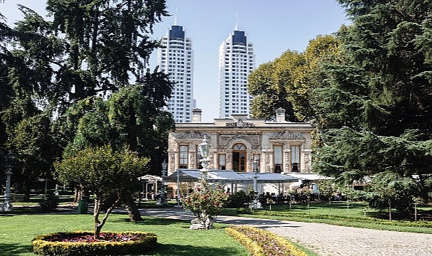 İstanbul'daki Sultanların Tarihi Köşkleri New York Times'ta