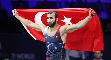 Milli Güreşçi Burhan Akbudak Dünya Şampiyonu