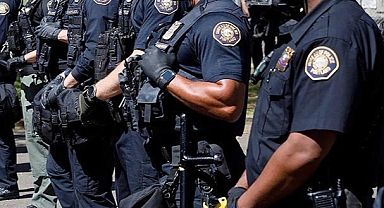 Oath Keepers'ın Sızan Üyelik Listesi Polis ve Politikacıları İçeriyor