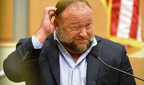 Alex Jones, Sandy Hook Yalanları İçin Tazminat Ödeyecek