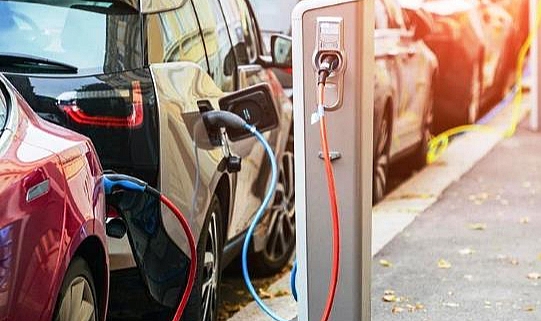 Biden'dan Elektrikli Araç Bataryalarına 2,8 Milyonluk Hibe