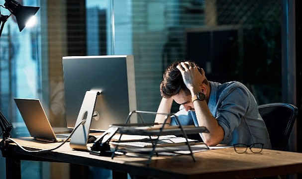 Microsoft Araştırdı: Çalışan da Yönetici de Yüzde 100 Tükenmiş!