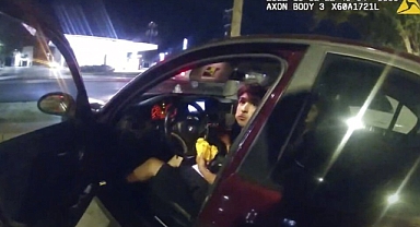 Texas Polisi Hamburger Yiyen Genci Vurdu