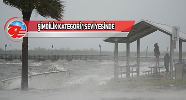 Nicole Kasırgası Florida'ya İndi!