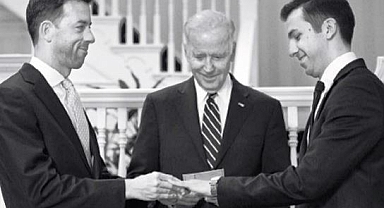 Eşcinsel Evliliklere Onay Verdi