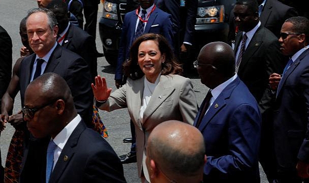 Harris, Afrika Turunun İlk Durağı Gana'da