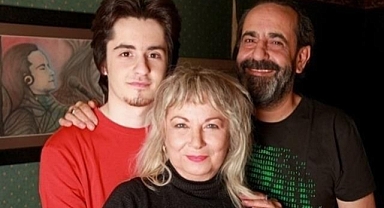 Lenf Kanseri Özkan Uğur Entübe Edildi