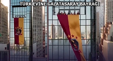 New York'taki Türk Evine Galatasaray Bayrağı