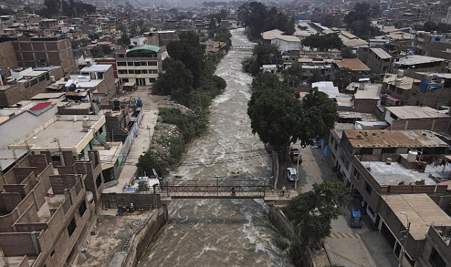 Peru'da Dang Humması Salgını: Bakan İstifa Etti