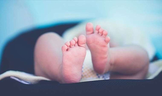 Aile, Yeni Cep Telefonu Almak İçin Bebek Ticareti Yaptı