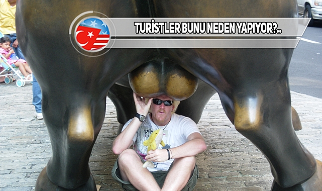 New York'ta Turistlerin Testislerini Avuçladığı Boğa