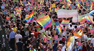 Türkiye'de LGBTİ Göçmen Sınır Dışı Ediliyor