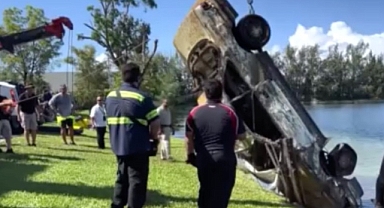 Gölün Dibindeki Araç Mezarlığı Görenleri Şaşırttı